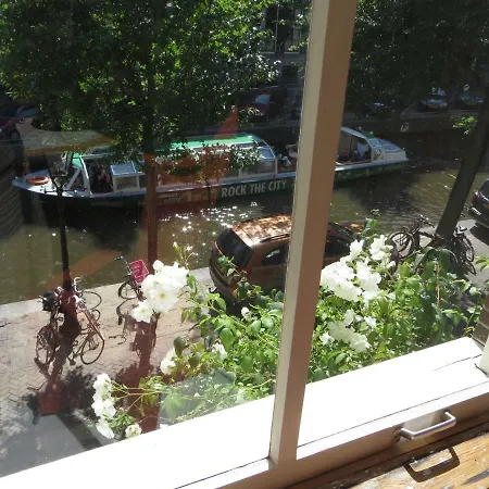 Casa Luna Couette-café 3*